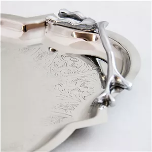 سینی پذیرایی مدل بیضی گوشه دار متوسط استیل براق کد SS-80084 نقره ای