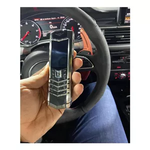 گوشی موبایل ورتو سیگنیچر نقره ای