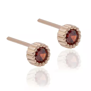 گوشواره طلا میخی نگین دار قرمز