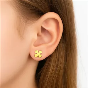 گوشواره طلا میخی طرح گل برگ 0.540 