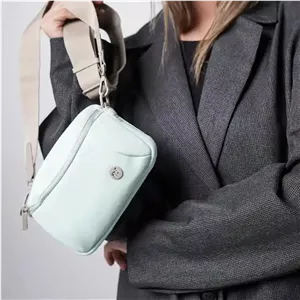 کیف دوشی زنانه دیوید جونز مدل David Jones CM7467 سبز روشن
