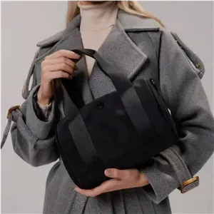 کیف دوشی زنانه دیوید جونز مدل David Jones CM7488 مشکی