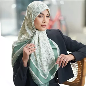 روسری ابریشم قواره 110 مستر کوالیتی دور ریش RG007 سبز طرح جنگل دیور