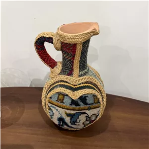 پارچ دسته دار سنتی سفالی دارای روکش فرش طبیعی