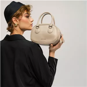 کیف دستی زنانه دیوید جونز مدل David Jones CM7390 خاکی