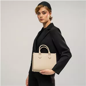 کیف دستی زنانه دیوید جونز مدل David Jones CM7470 کرم