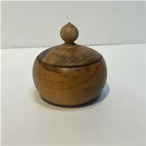 قندان چوبی درب دار