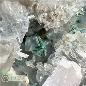 سنگ راف سلستین بلوری با رشد مالاکیت خاص 972 گرم