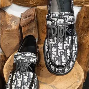 لوفر دخترانه دیور