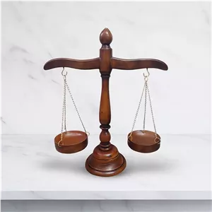 ترازوی عدالت پلی استر