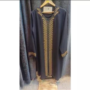 مانتو سایز بزرگ گلدوزی مزونی دکمه مخفی زنانه۴۶تا۵۲