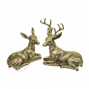 مجسمه برنزی گوزن و آهو نشته