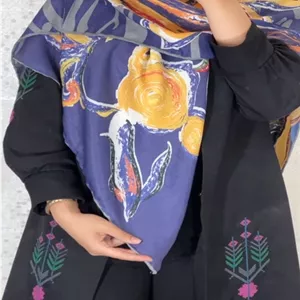 روسری شیک طرح خطی و آبرنگی
