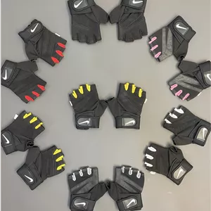 دستکش ورزشی زنانه مدل نایک دو رنگ چسبی Nike کد 0332