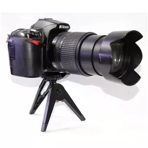 دوربین نیکون مدل D90 با لنز 105_18 لرزشگیردار (استوک)