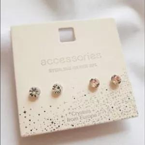 گوشواره نقره دوتایی نگین سواروسکی مدل1 چند رنگ