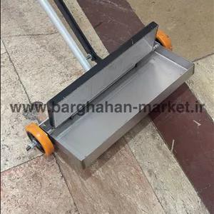 آهنربا جاروی مغناطیسی اهرمی چرخ دار 56x22x5سانتی متر