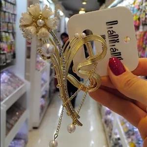 کلیپس فلزی  آویز دار طلایی