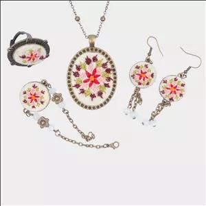 ست کامل زیورآلات دخترانه پته‌دوزی‌شده