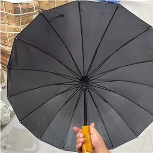 چتر ۱۶ فنر مشکی دسته چوبی