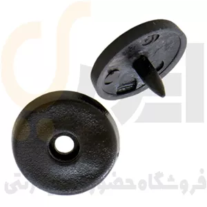 دکمه نگهدارنده روی کمربند ایمنی مشکی