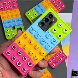 قاب گوشی شنل جاکارتی داربند طلایی / آیفون