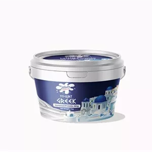 ماست چکیده پرچرب طعم دار با پروتئین افزایش یافته پاستوریزه و هموژنیزه ، تهیه شده از شیر تازه گاو از برند دامداران وزن محصول ( 1 کیلو گرم )