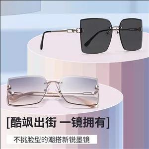 عینک آفتابی ضد اشعه فریم بزرگ زنانه