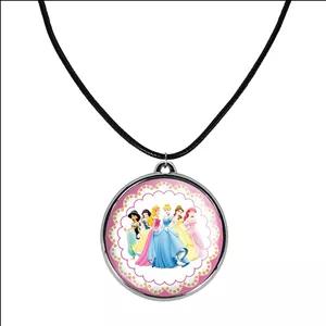 گردنبند خندالو طرح پرنسس های والت دیزنی