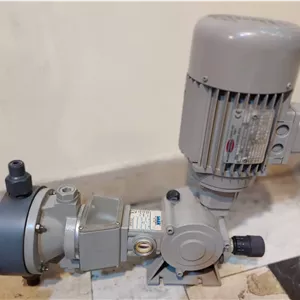 دوزینگ پمپ آلدوز ۲۷ لیتر ۱۰ بار مدل: ۲۷-۲۲۱ V05