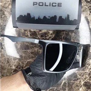 عینک آفتابی مردانه پلیس - فریم نقره‌ای مات فلزی با لنز تیره   Police Men's Sunglasses - Matte Silver