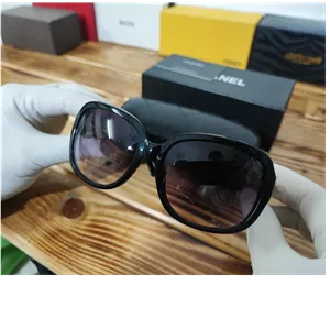 عینک افتابی اورجینال شانلchanelلوگو کلاسیک