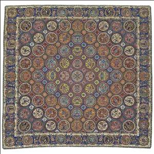 رومیزی مربع ترمه نفیس ابریشم کد TRM۳۰۵ رنگ آبی تیره آستر سرمه ای لبه مغزی دوزی