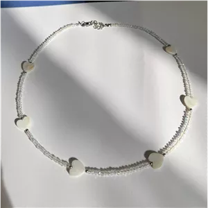 گردنبند صدف و کریستال سفید