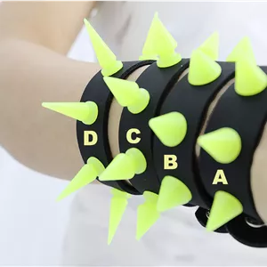 دستبند های اسپایکی زرد پانک