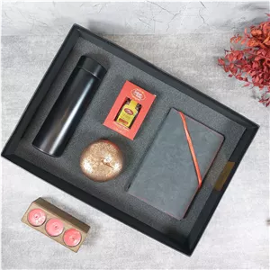 باكس هدیه  گل واژه (کد 161)