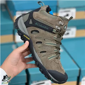 چکمه کوهنوردی ضد آب کلمبیا قهوه ای