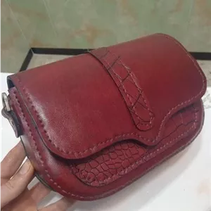 کیف زنانه چرم مدل اطلس زرشکی