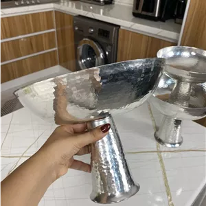 میوه خوری مسی دست ساز پایه بلند قلع شده 