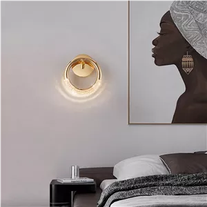 چراغ دیوارکوب نوری زیبا و لوکس / دیوارکوب حلقه‌ای خلاقانه، چراغ دیواری LED مدرن /چراغ دیواری فلزی طلایی / چراغ‌های روشنایی داخلی با ۳ رنگ مختلف برای اتاق نشیمن و اتاق خواب کد 9010