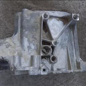 پوسته وسط گیربکس206استوک