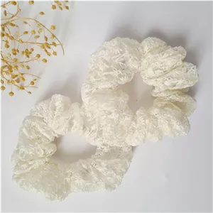 کش موی اسکرانچی دخترانه گیپور شیک و لطیف برای مهمانی و استایل روزانه