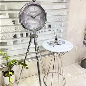 ساعت سه پایه تمام فلزی ورسانا کد vrs239