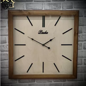 ساعت دیواری چوبی پاشا مربع با عدد مینیمال کد ۶۵۶۳