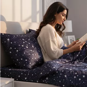 ست رو تختی ساتن ابریشم طرح کهکشان سرمه ای