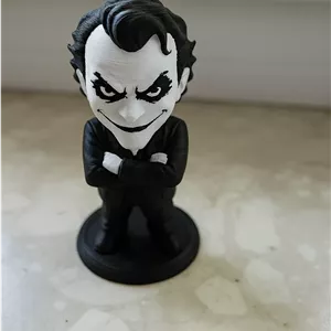🎭 فیگور جوکر (Joker) | چاپ سه‌بعدی رنگ‌شده |  PLA | ارتفاع ۱۲ سانتی‌متر