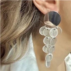 گوشواره آبشاری با صدف و مهره اشکی
