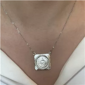 گردنبند سکه قدیمی یک ریالی مربع
