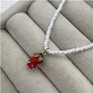 گردنبند تابستونی توت فرنگی