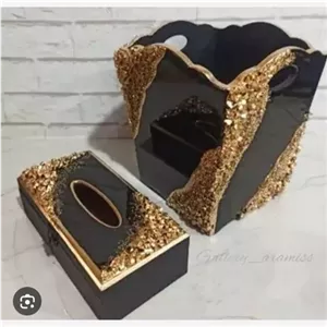 ست سطل زباله و جعبه دستمال کاغذی رزینی مشکی طلایی مبلمان نارنجی مدل 525485